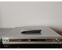 Philips DVD Recorder mit Fernbedienung in silber