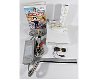 Nintendo Wii Konsole - Weiß + Motion & Nunchuck Controller, Anschlusskabel, Sensorleiste & Monopoly