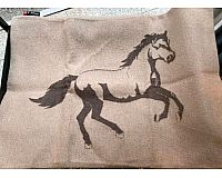 Kissenhülle/Kissenbezug Pferd von David Fussenegger