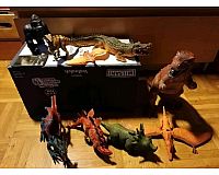 Konvolut an Dinosaurier-Figuren T-Rex, Flugsaurier, Gorilla, Krok
