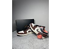 Nike Air Jordan 1 Low SE Mocha / Chocolate (EU42) Neu