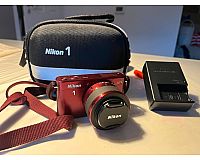 Nikon 1 J2 Systemkamera mit Objektiv 10-30 und Tasche