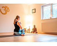 Neue Hatha-Yoga-Kurse in Präsenz und Online