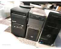 4 PCs mit 2 Samsung Monitoren