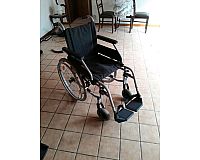 Rollstuhl neuwertig