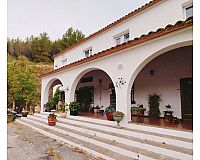 11 h Land + Cafeteria + 6 Gästezimmer + Wohnung in Spanien