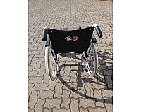 Rollstuhl von B+B und faltbar