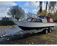 Kajütboot mit 50PS Mercury Motor und Benderup-Trailer