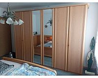 Schöner Schlafzimmer-Schrank zu verkaufen