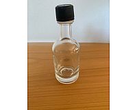 100 Stück unbenützte Miniatur 5 cl Glasflaschen