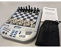 Schachcomputer "Sprechender Schachpartner 2000" von Millenium.
