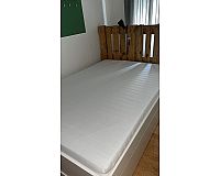 Ikea MALM Bett, mit selbst designtem Palettenkopfteil