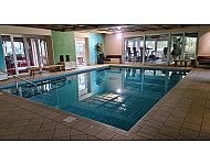 TOP! Wellness Schwimmbad Pool Sauna Whirlpool Gym Massage Billard - Lohmar